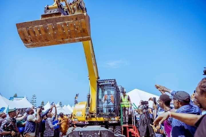 Governor Oborevwori driving Julius Berger's excavator