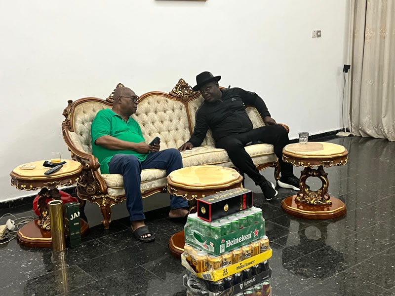 Chief Amechi in a heart to heart discussion with Chief Obielum \ tonyamechi.com