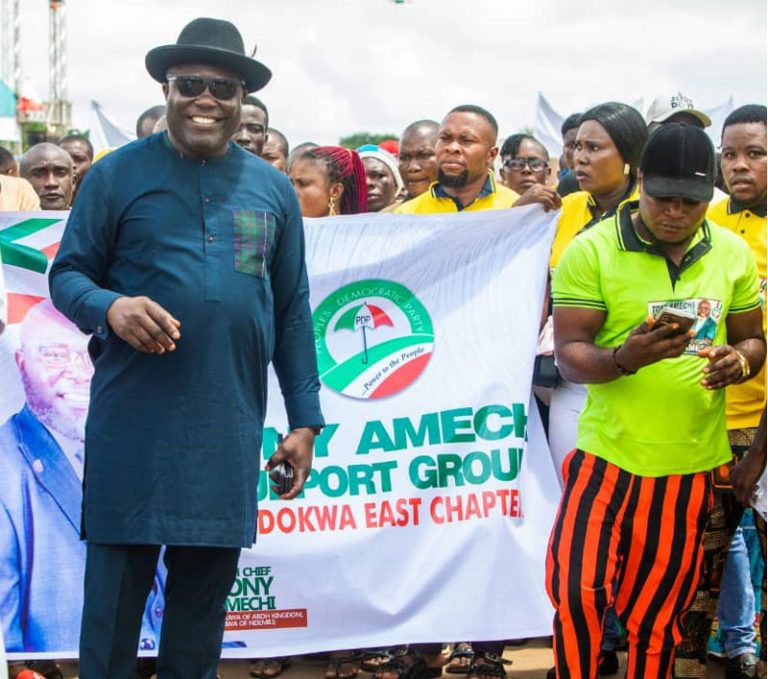 Chief-Engr.-Tony-Amechi-in-a-group-photograph-with-his-supporters