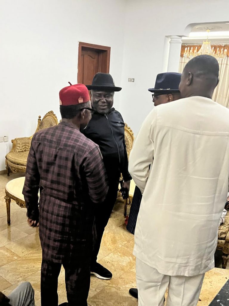 Chief-Tony-Amechi-arriving-Chief-Obielum's-house